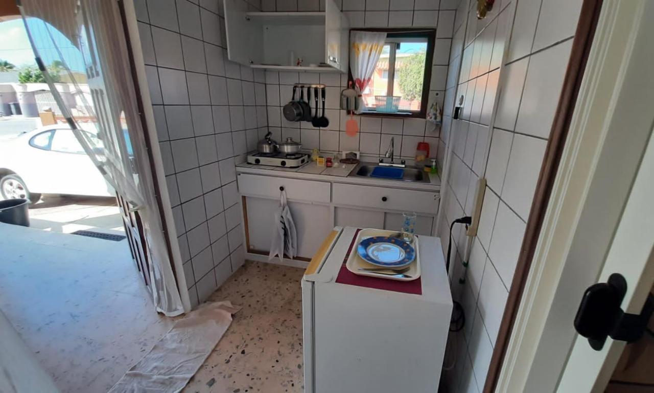 Aruba Backpackers Lägenhet Oranjestad Exteriör bild