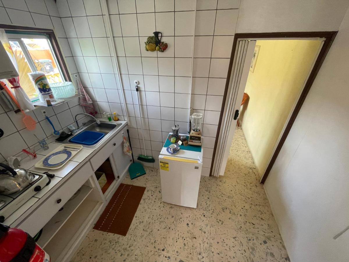 Aruba Backpackers Lägenhet Oranjestad Exteriör bild